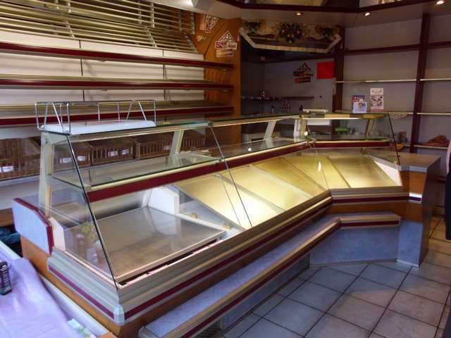 Bäckereiverkaufstheke mit Kühlteil,Brotregalen,Wandregalen
